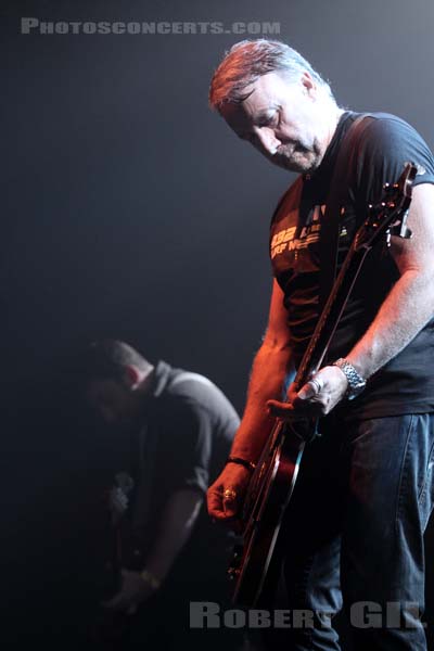 PETER HOOK AND THE LIGHT - 2014-10-07 - PARIS - La Machine (du Moulin Rouge) - Peter Woodhead - Jack Bates